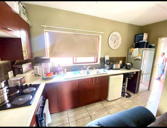 2 BEDROOM PROPERTY TO RENT IN HONEYDEW GROVE